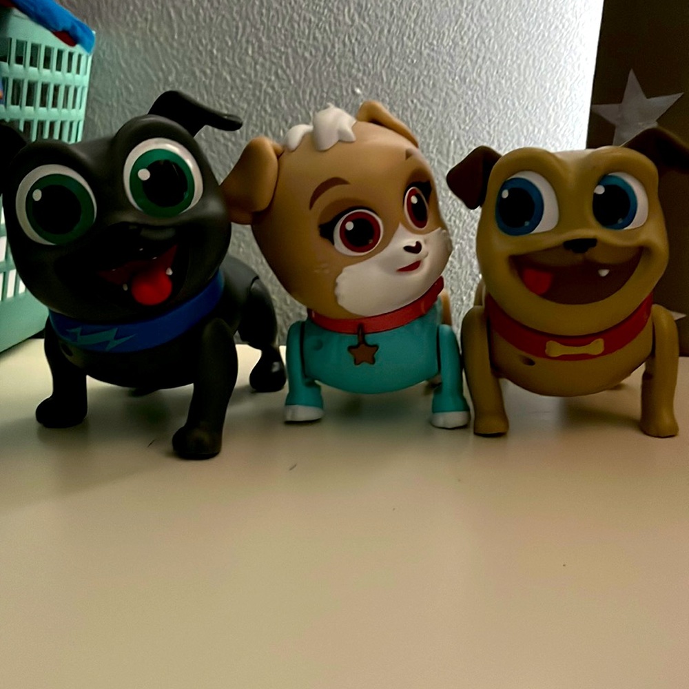 Walking talking puppy pals